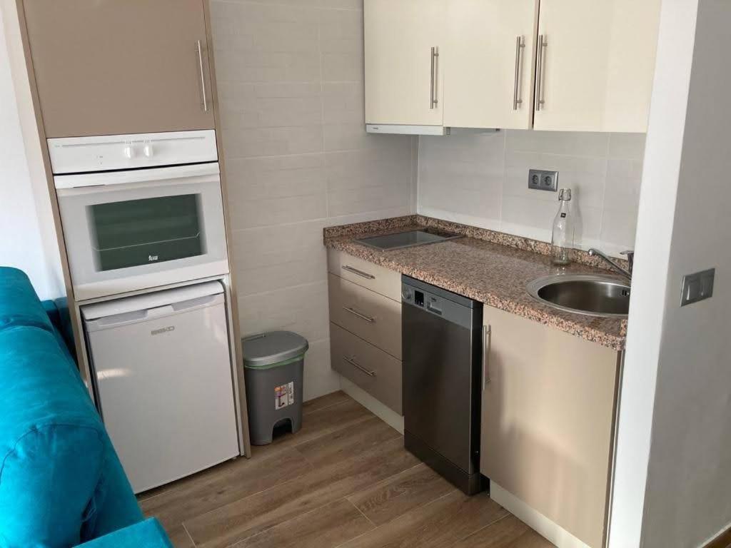 Apartamento Estudio En Chinasol Primera Linea Playa San Cristobal Almuñécar Екстериор снимка